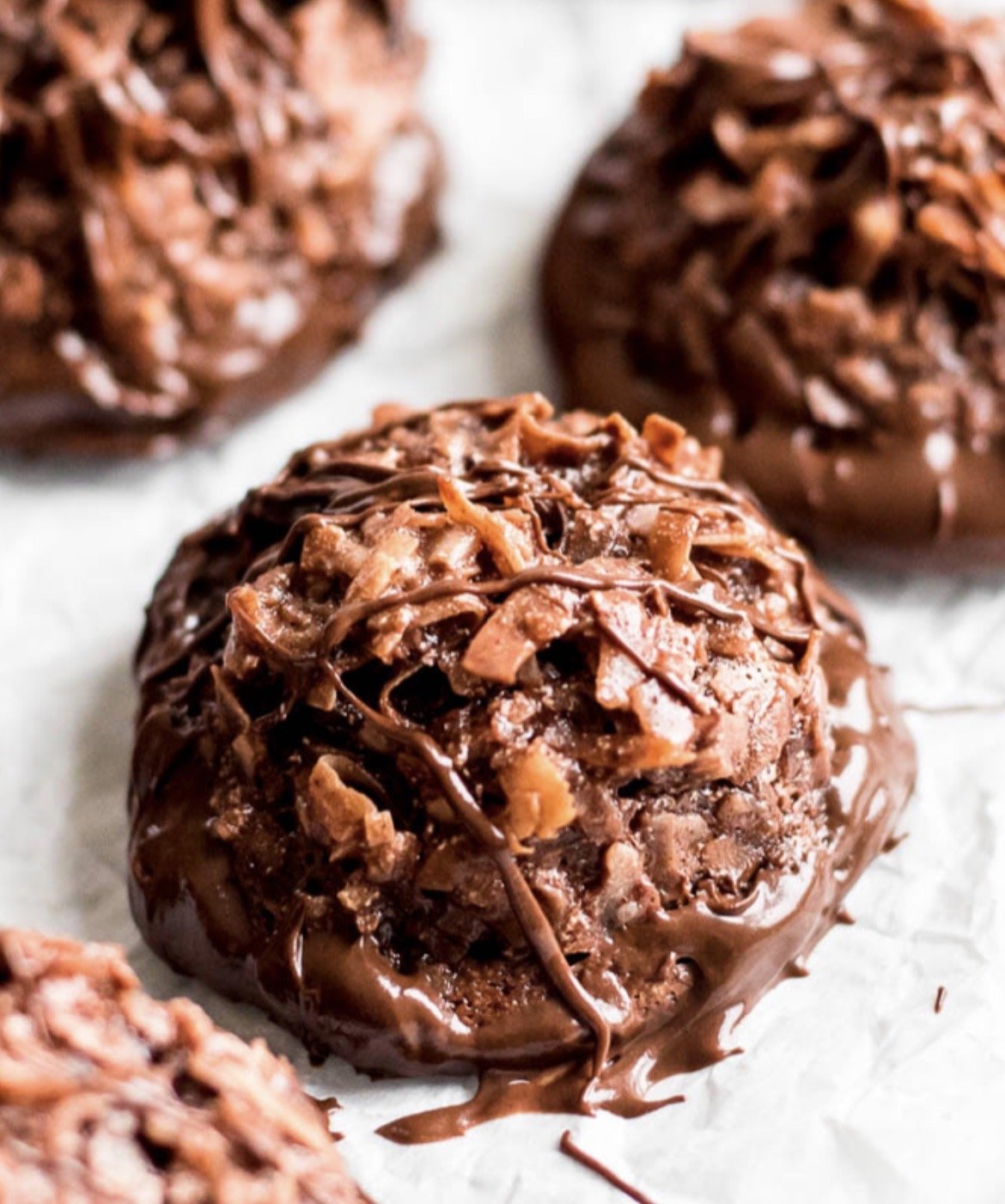 Dark Chocolate Brownie Macaroons