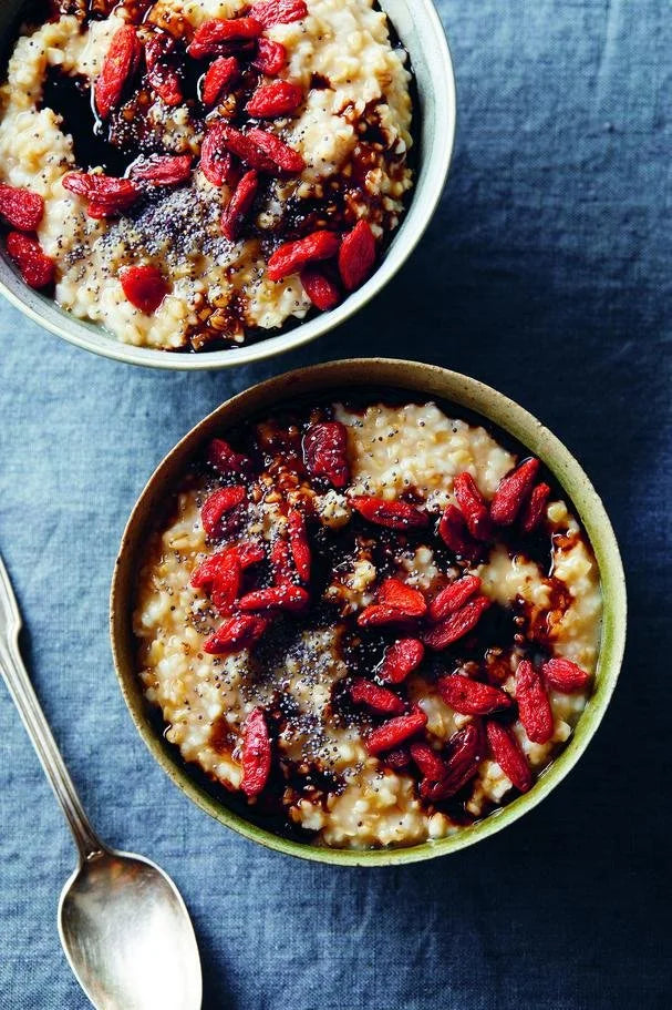 Berry Oat and Chia Pudding with Goji Berry and Cocao NIbs
