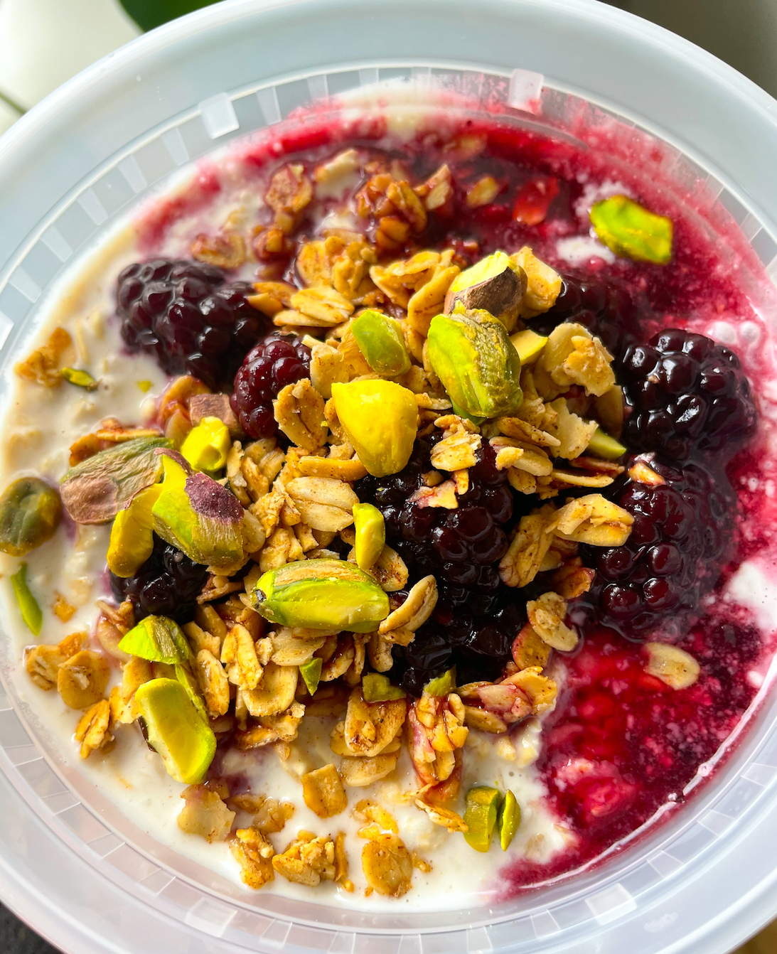 Blackberry Pistachio Protein Breakfast Bowl (MON)