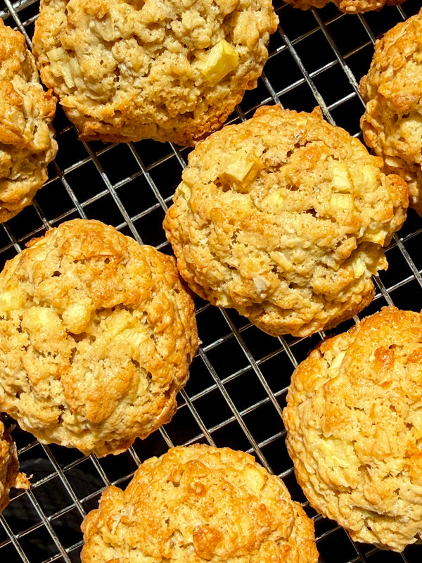 Apple Cinnamon Oatmeal Cookies (MON)