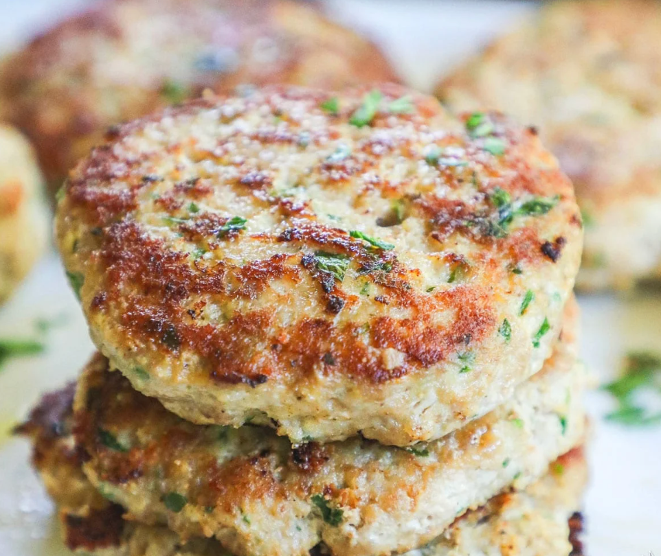 Turkey Burger with Aioli (MON)