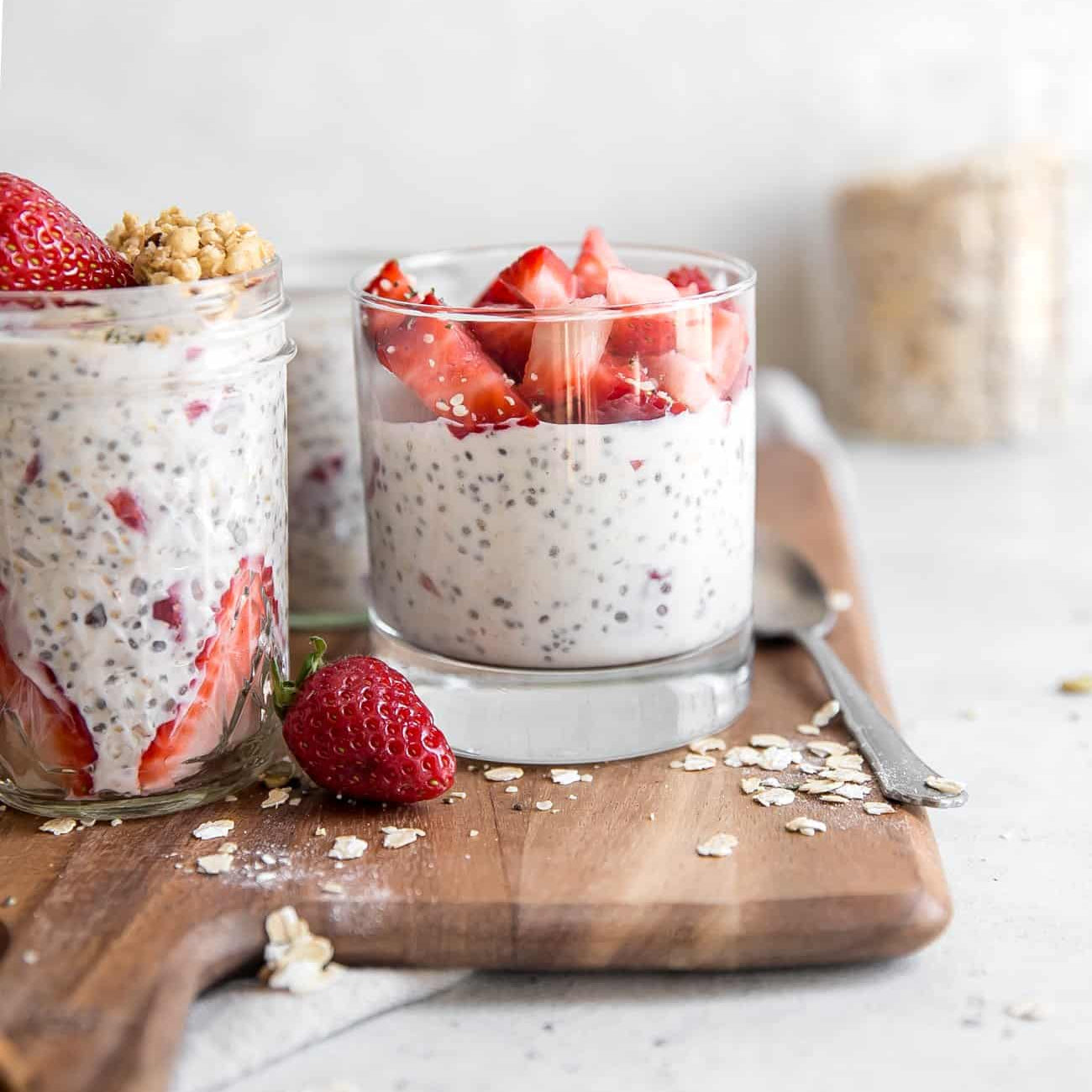 Strawberry Rhubarb Overnight Oats (MON)
