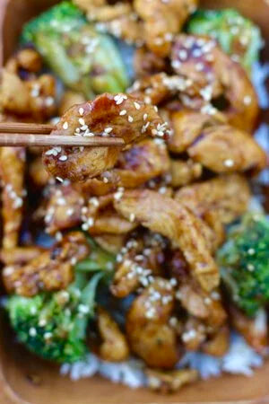 Mongolian Chicken and Broccoli with Soba Noodles (MON)