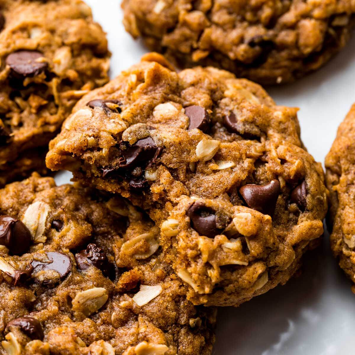Pumpkin Chocolate Chip Oatmeal Cookies (MON)